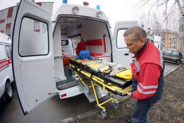 Шесть человек попали в больницы после ДТП с маршруткой в Петербурге