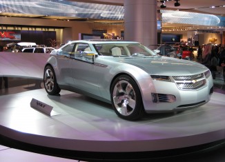 СМИ: GM покажет электрический концепт Chevrolet Bolt с увеличенной до 200 миль дистанцией пробега