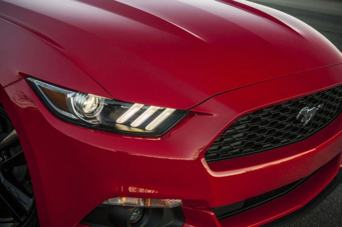 Впервые за 50 лет истории модели компания станет экспортировать Mustang в 100 разных стран