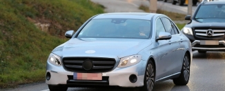 Mercedes-Benz E-Class W213 замечен почти без камуфляжа