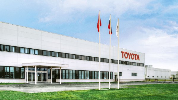 Toyota в России к концу 2015 года удвоит выпуск автомобилей