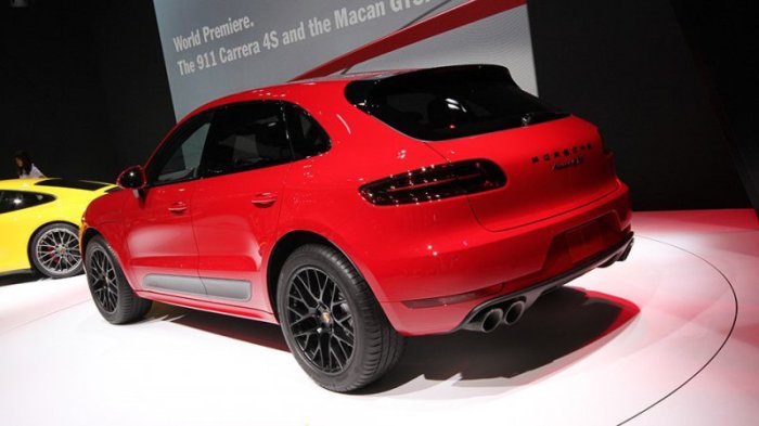Компанией Porsche представлена новая версия кроссовера Macan GTS