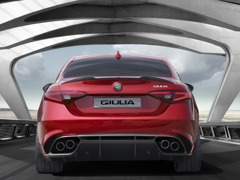 Alfa Romeo_Giulia_Sedan_2016