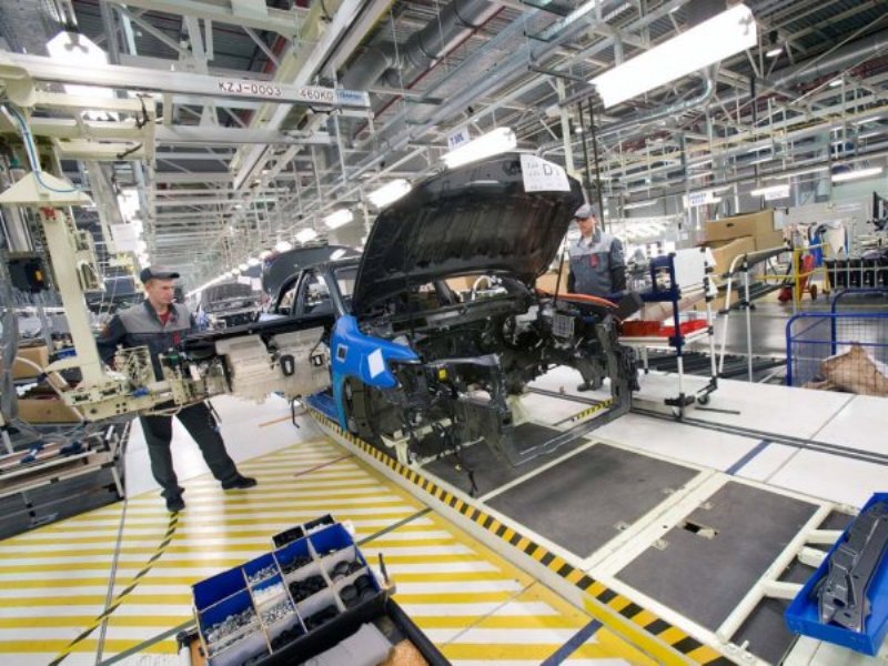 Заводы автомобилей в Санкт Петербурге показали рост объемов производства впервые за 16 месяцев